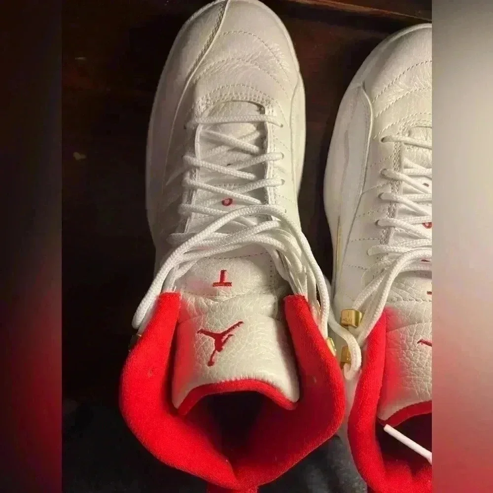 Jordan 12 Retro FIBA 2019 Men’s 7/ Women’s 8.5